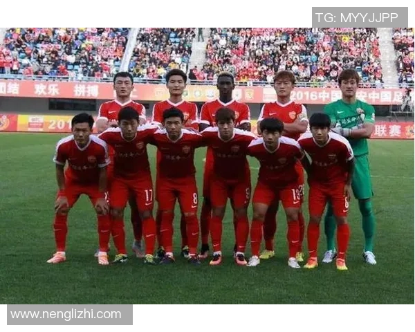 上海排球队在欧锦赛积分榜上以96分稳居第一名展现强劲实力 上海排球队在欧锦赛积分榜上以96分稳居第一名展现强劲实力