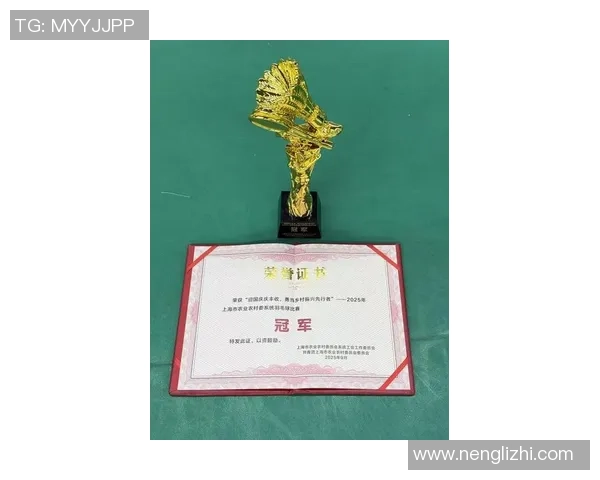 上海羽毛球队在全国锦标赛积分榜上以52分稳居第一名引发关注 上海羽毛球队在全国锦标赛积分榜上以52分稳居第一名引发关注