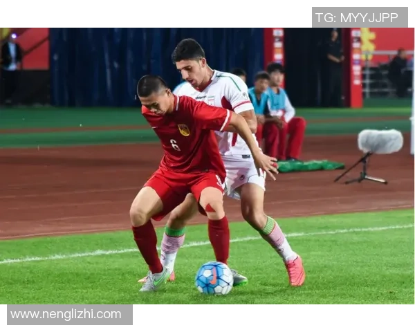 上海足球队反击战术分析与成败得失的深度剖析 上海足球队反击战术分析与成败得失的深度剖析