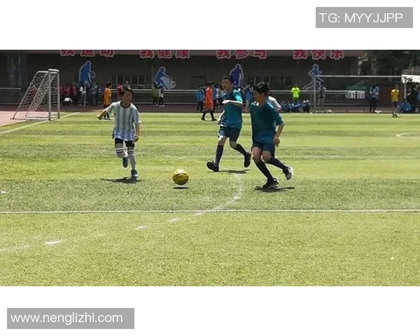 西安足球队的拼搏历程与大师赛的荣耀之路 西安足球队的拼搏历程与大师赛的荣耀之路